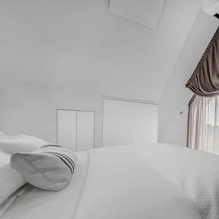 Apartment Vaivorykstes Namai Heated Pool By Domvia